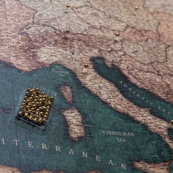 Mapa Korkowa Europy z funkcją wbijania szpilek Pinezki do mapy