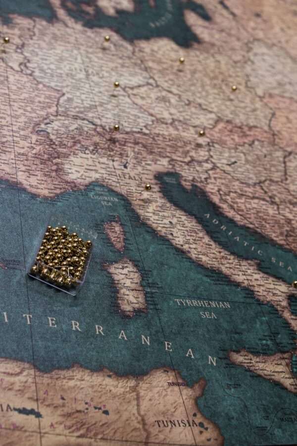Mapa Korkowa Europy z funkcją wbijania szpilek Pinezki do mapy