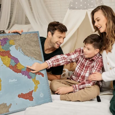 Mapa Korkowa Włoch z pinezkami Blue Multicolor