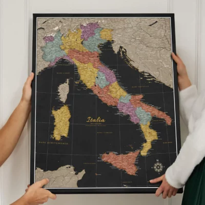 Mapa Korkowa Włoch z pinezkami Black Multicolor