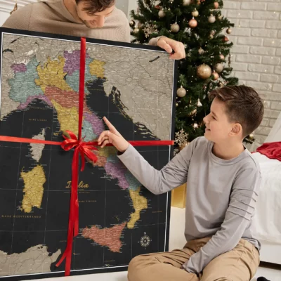 Mapa Korkowa Włoch z pinezkami Black Multicolor