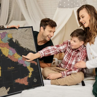 Mapa Korkowa Włoch z pinezkami Black Multicolor