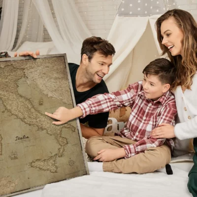 Mapa Korkowa Włoch z pinezkami Retro