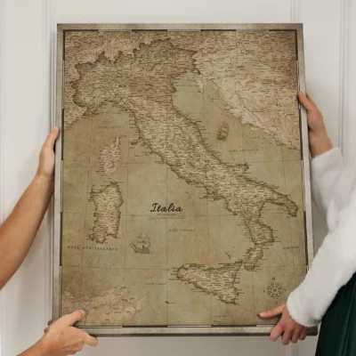 Mapa Korkowa Włoch z pinezkami Retro