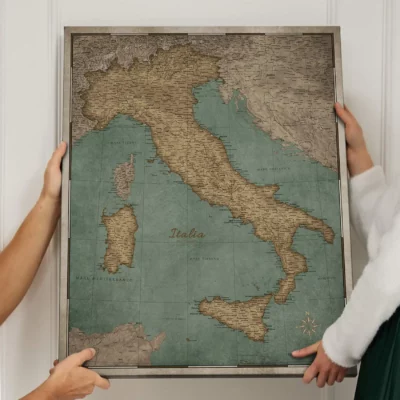 Mapa Korkowa Włoch z pinezkami Retro Old