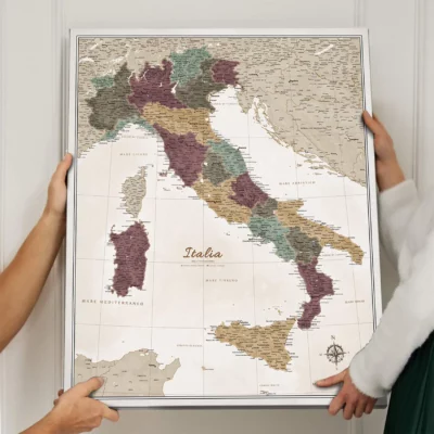 Mapa Korkowa Włoch z pinezkami Modern Olive Safari