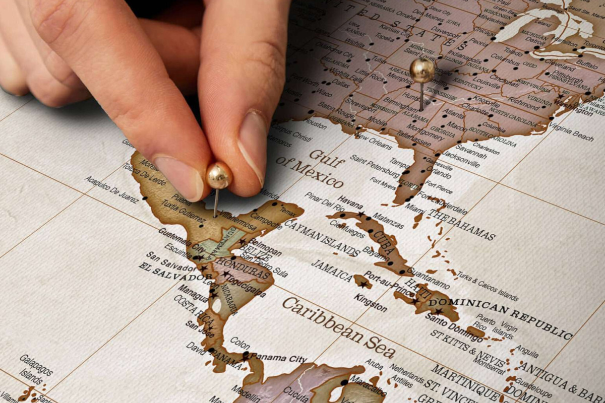 Mapa korkowa z pinezkami – dlaczego to hit wśród podróżników